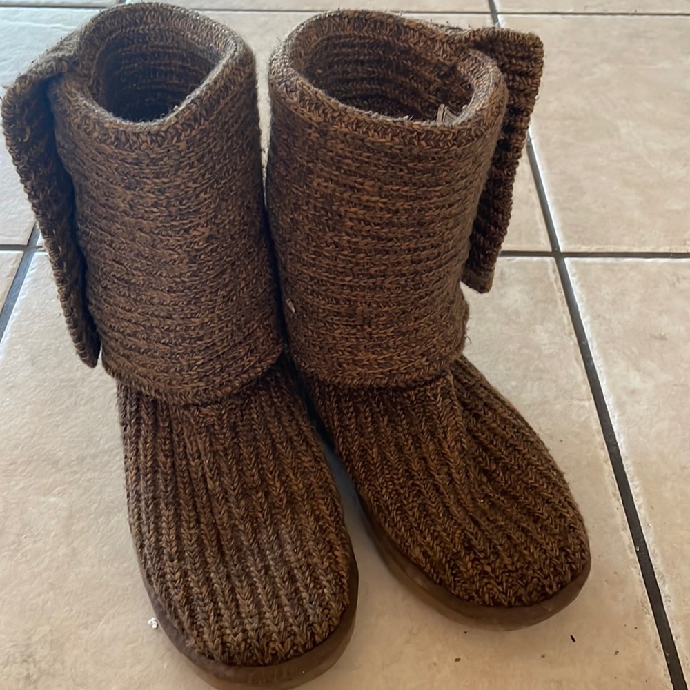 Brown Knit Uggs